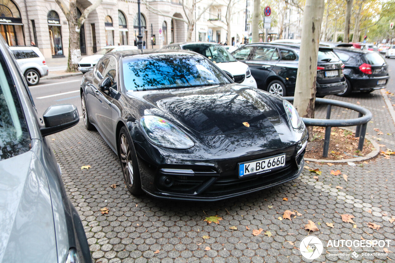 Porsche 971 Panamera Turbo