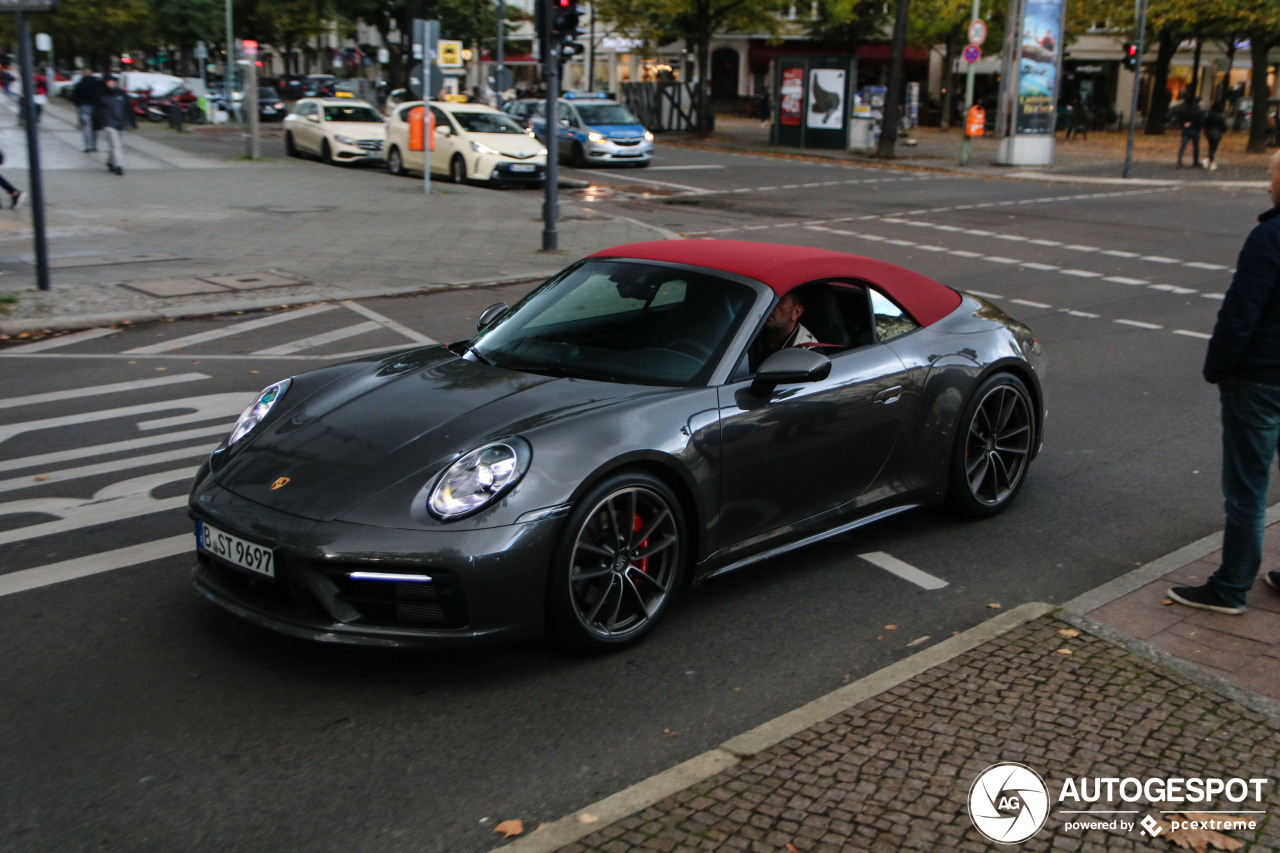 Porsche 992 Carrera 4S Cabriolet