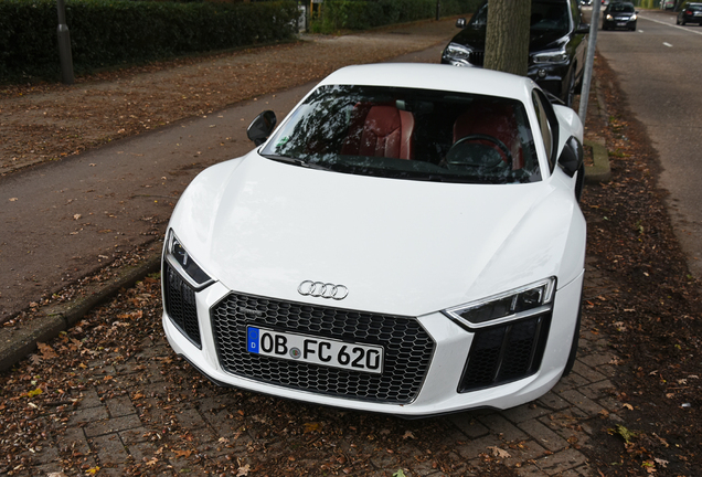 Audi R8 V10 Plus 2015