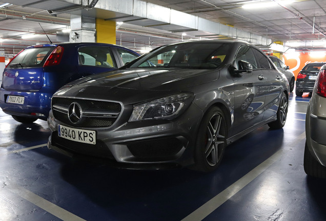 Mercedes-Benz CLA 45 AMG C117