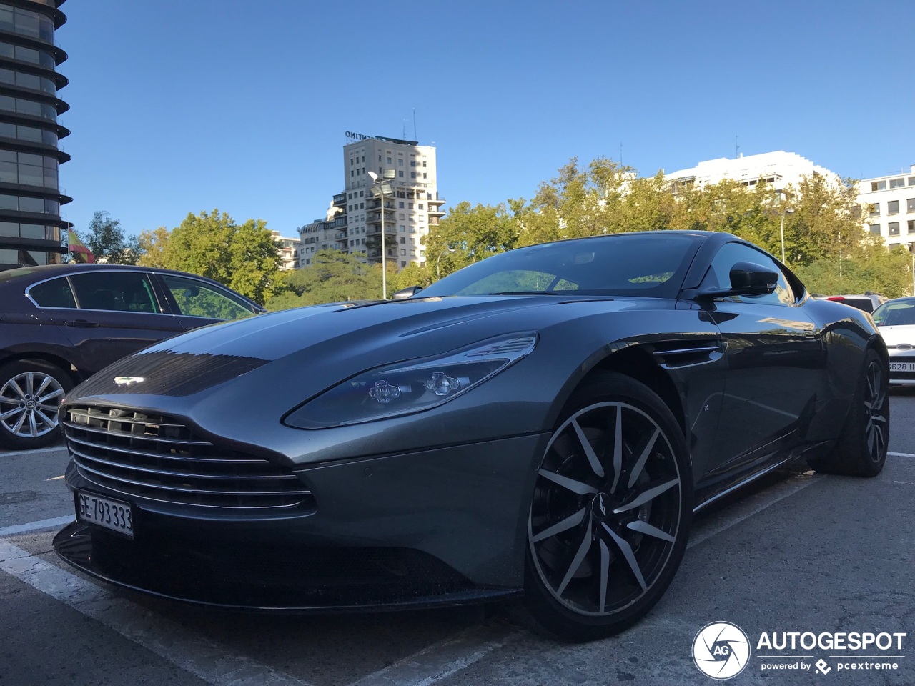 Aston Martin DB11