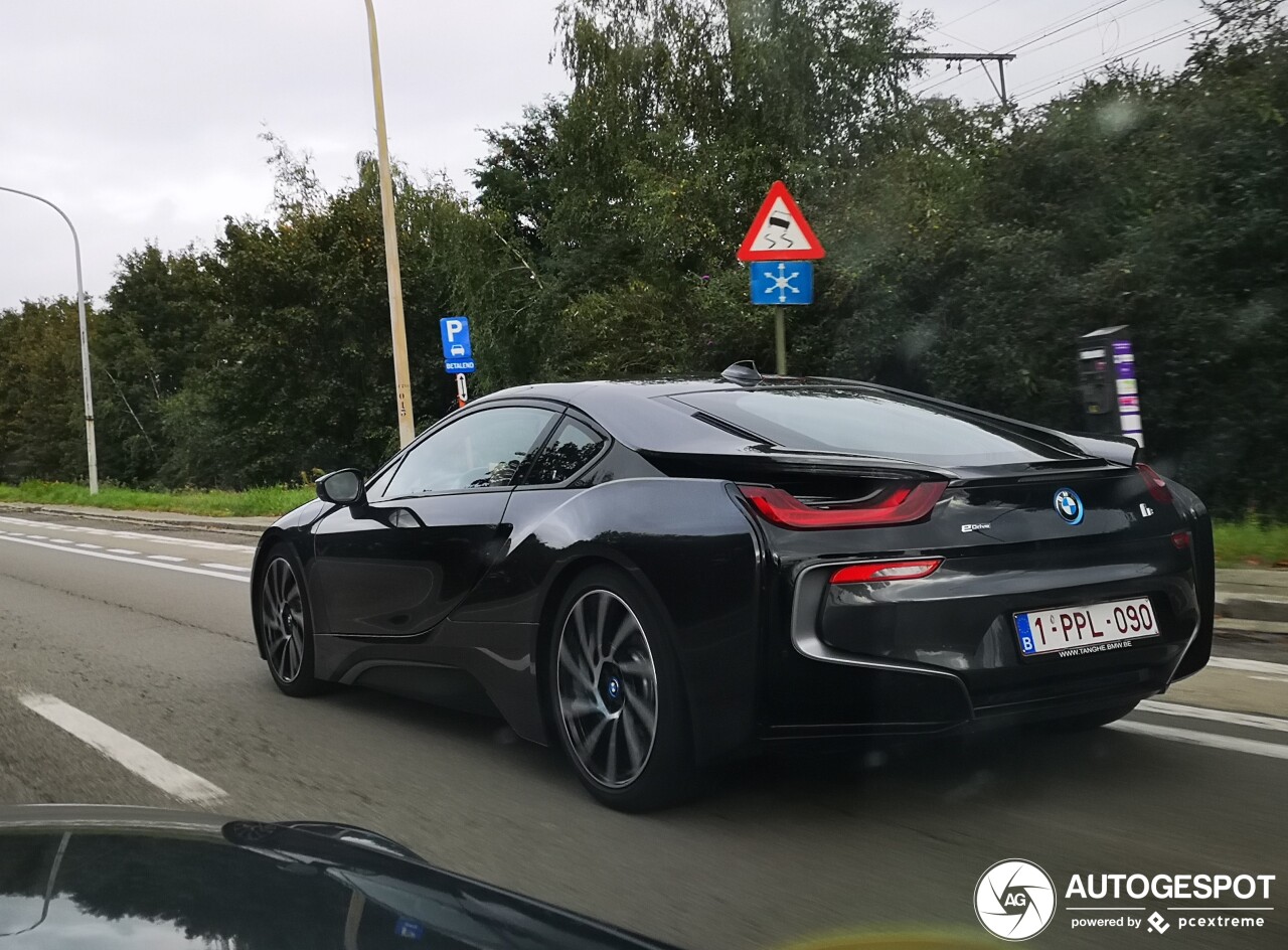 BMW i8