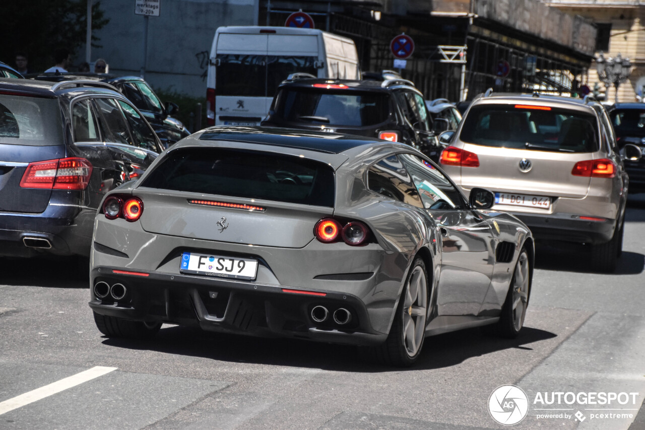 Ferrari GTC4Lusso