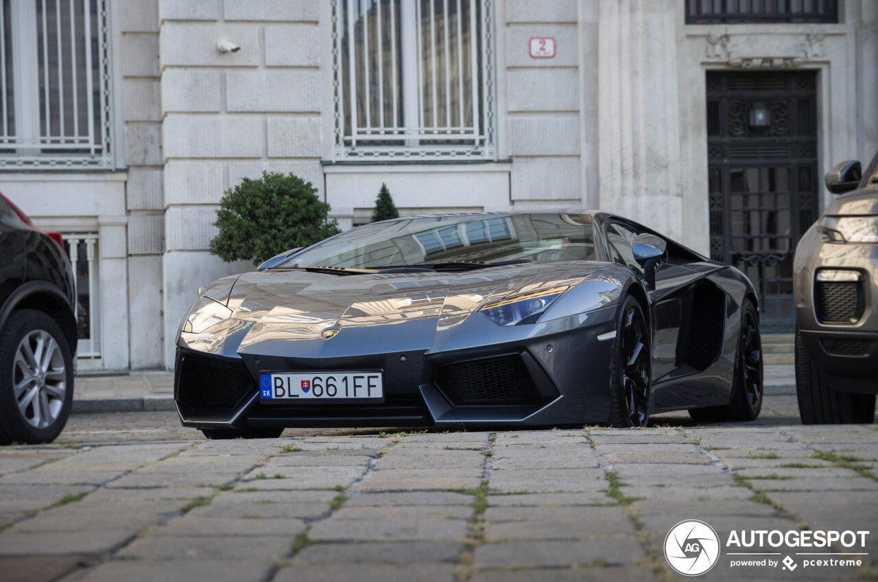 Lamborghini Aventador LP700-4