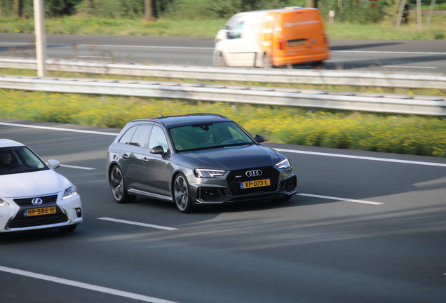 Audi RS4 Avant B9