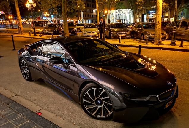 BMW i8