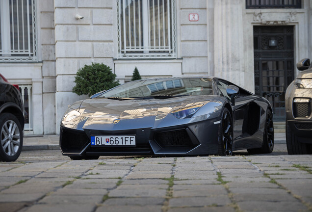 Lamborghini Aventador LP700-4