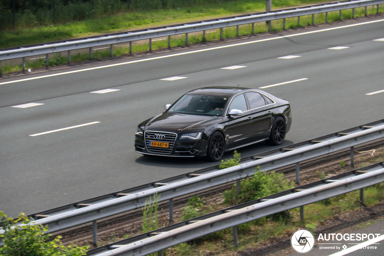 Audi S8 D4