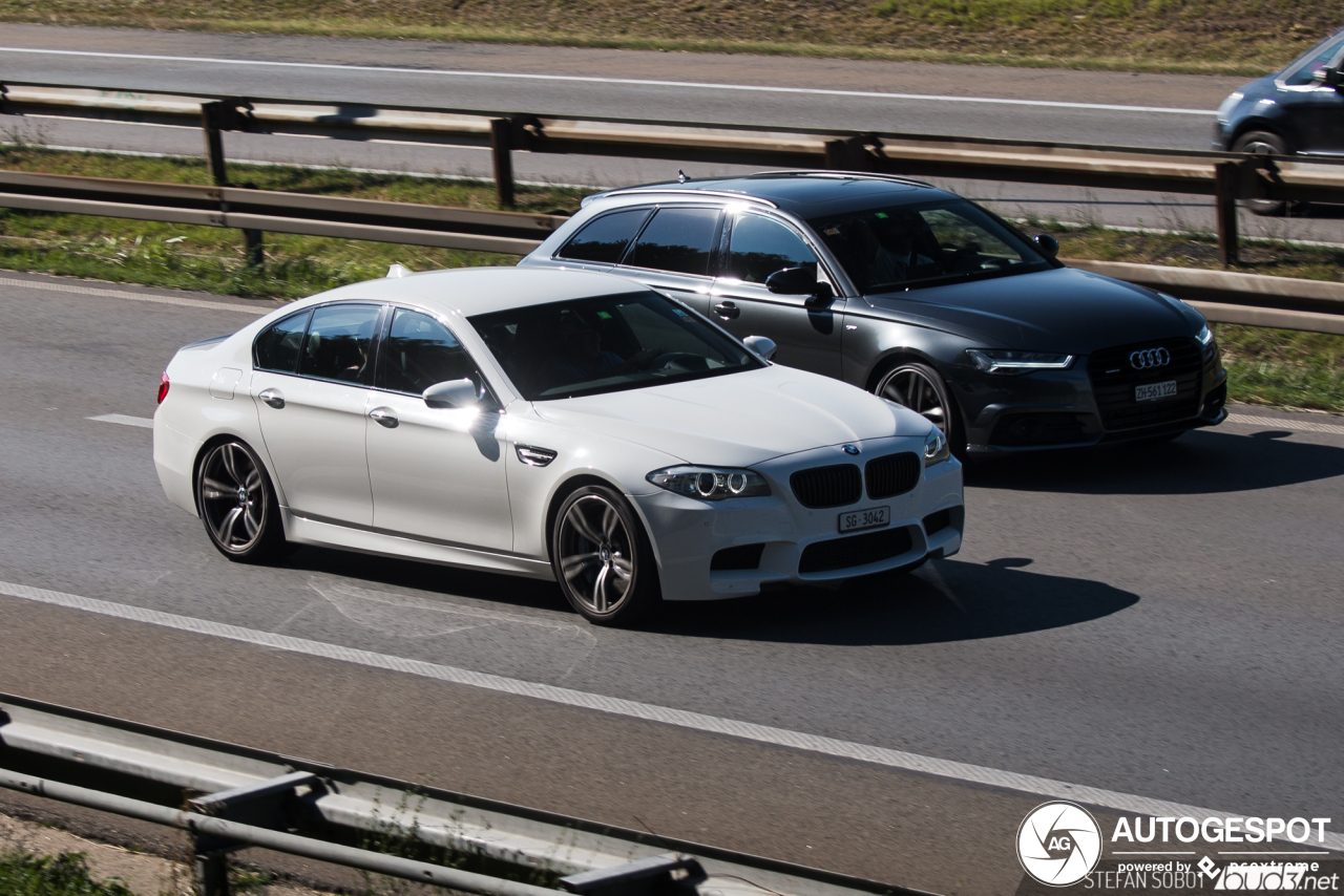 BMW M5 F10 2011