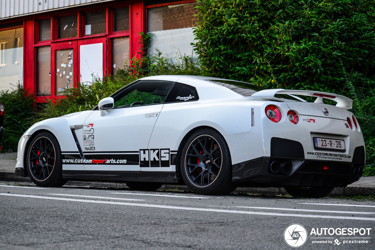 Nissan GT-R HKS 700R