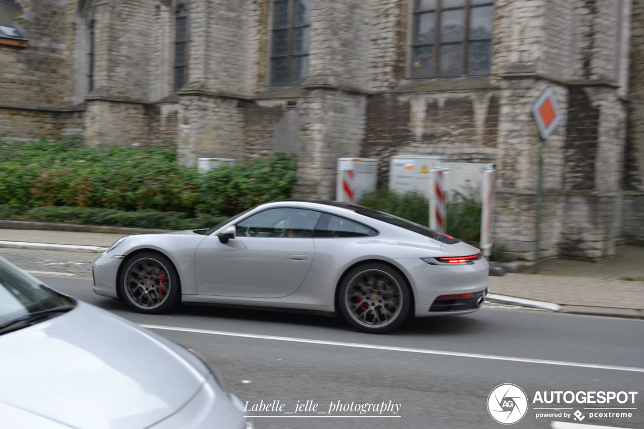 Porsche 992 Carrera 4S