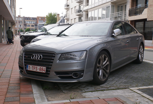 Audi S8 D4