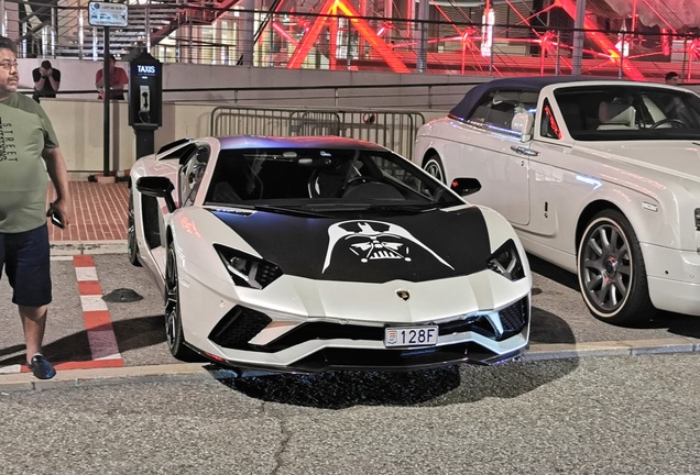 Lamborghini Aventador S LP740-4