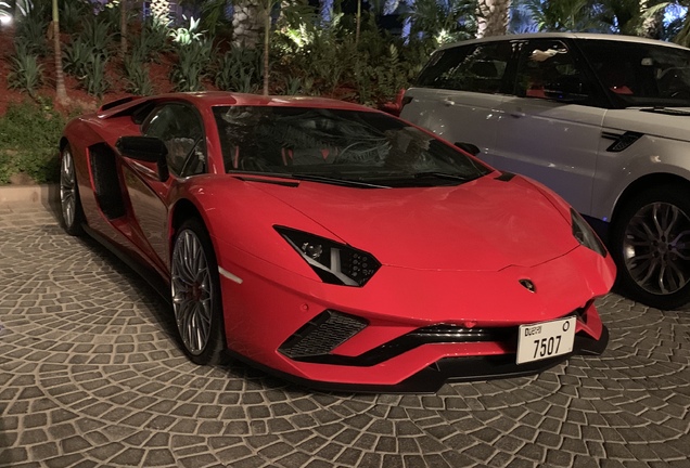 Lamborghini Aventador S LP740-4