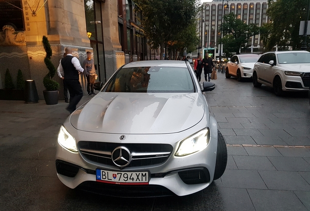 Mercedes-AMG E 63 S W213