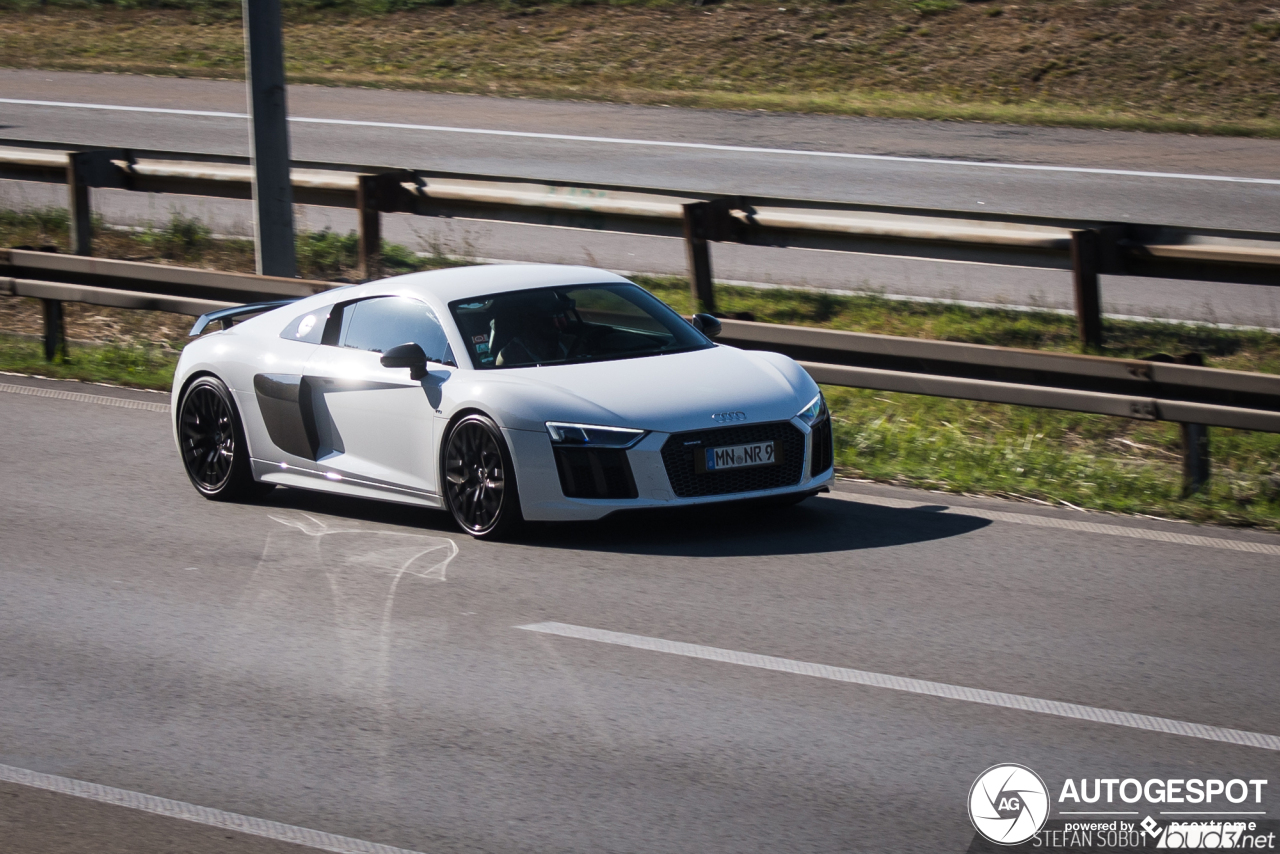 Audi R8 V10 Plus 2015