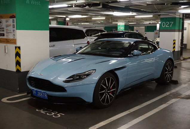 Aston Martin DB11