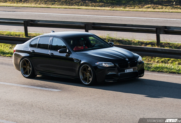 BMW M5 F10 2011