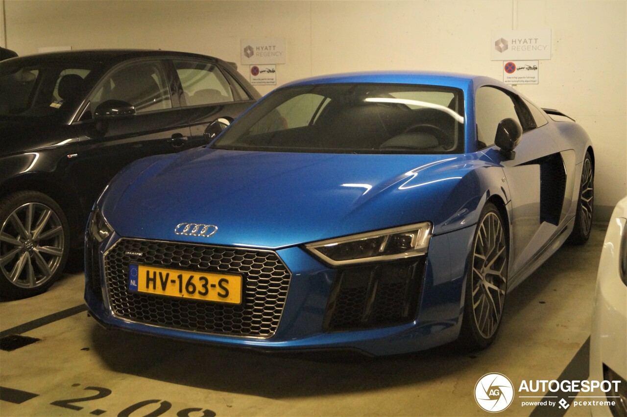 Audi R8 V10 Plus 2015