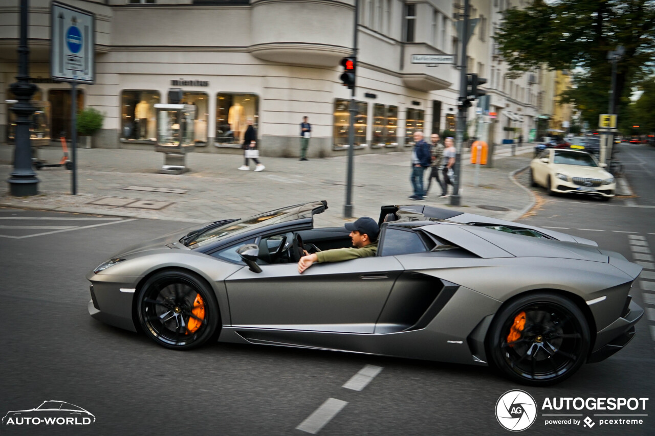 Lamborghini Aventador LP700-4 Roadster