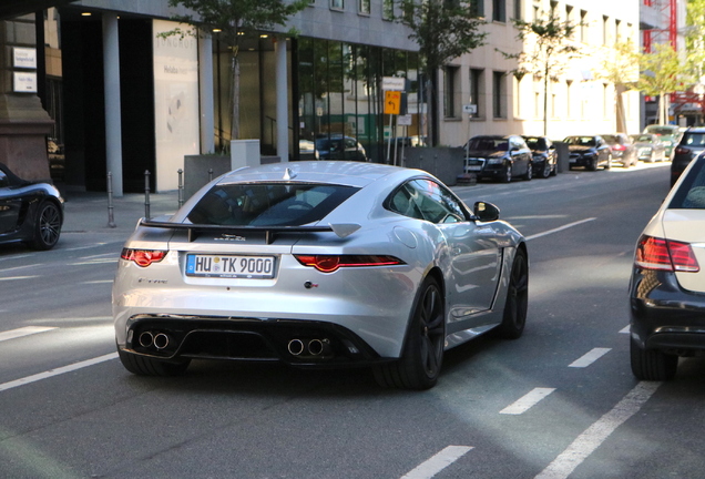 Jaguar F-TYPE SVR Coupé 2017