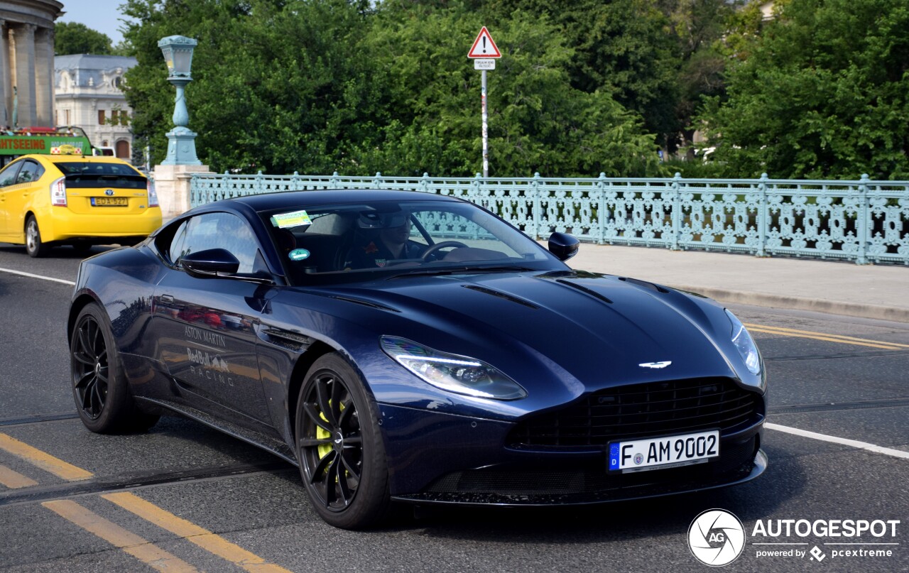 Aston Martin DB11 AMR