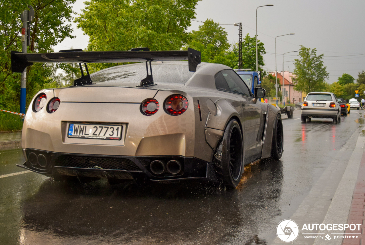 Nissan GT-R 2011 Liberty Walk Widebody