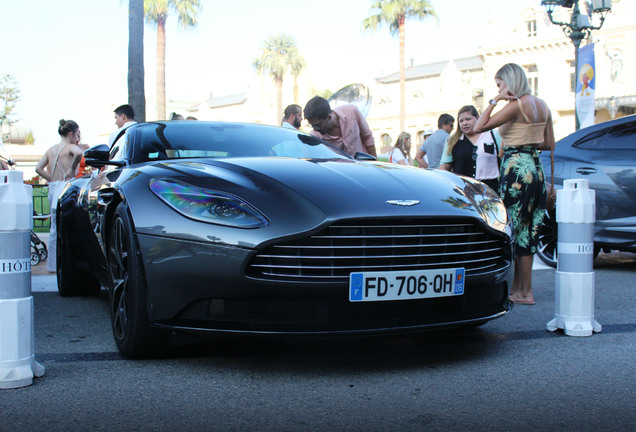 Aston Martin DB11 V8 Volante