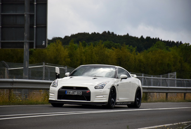 Nissan GT-R 2011