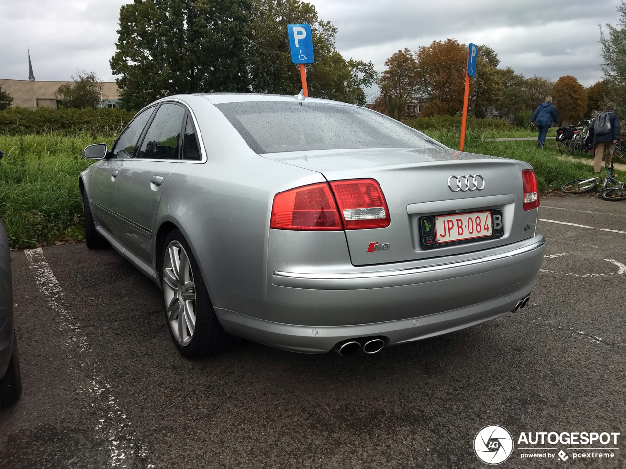 Audi S8 D3