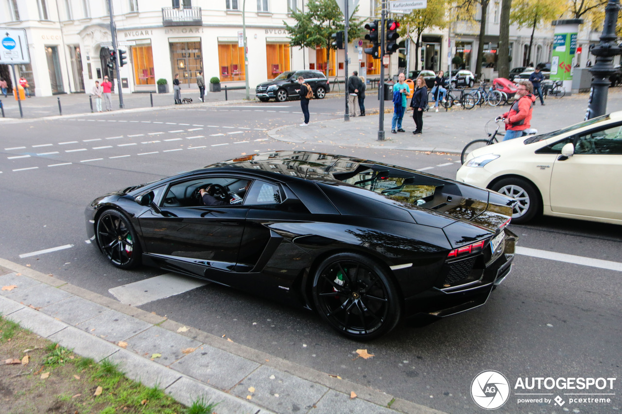 Lamborghini Aventador LP700-4