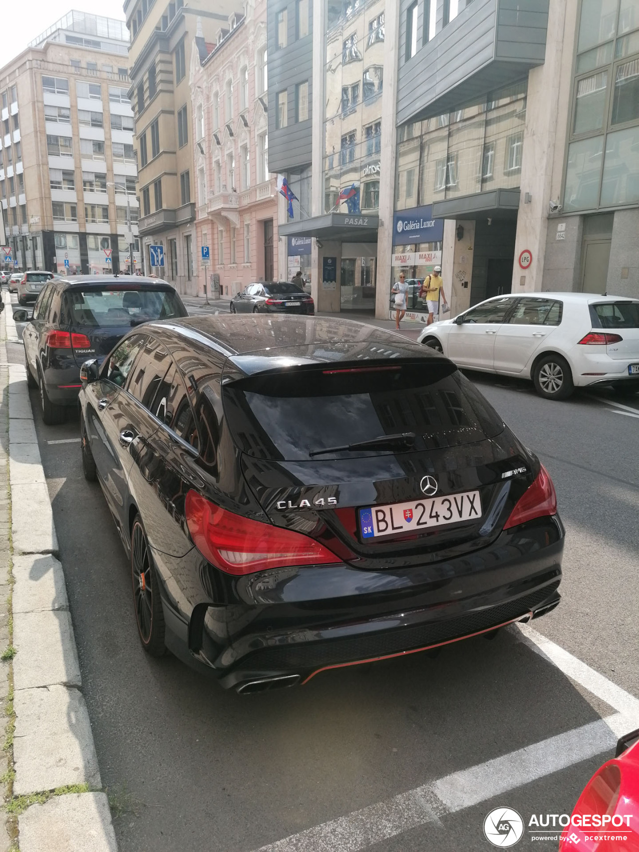 Mercedes-Benz CLA 45 AMG Shooting Brake OrangeArt Edition