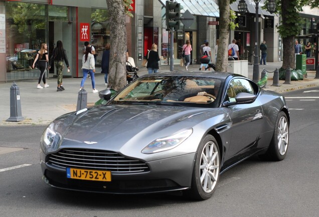 Aston Martin DB11