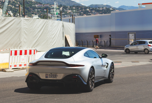 Aston Martin V8 Vantage 2018