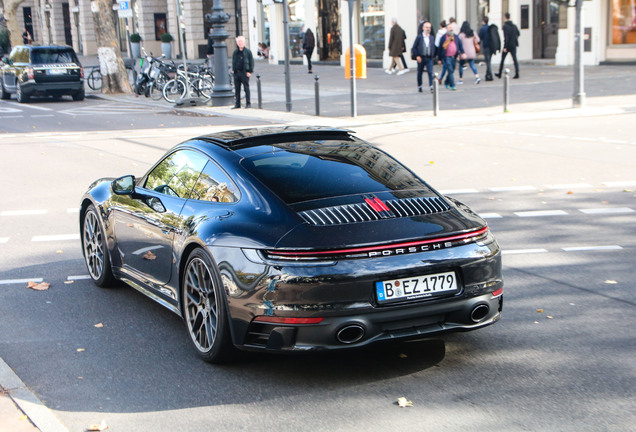 Porsche 992 Carrera 4S