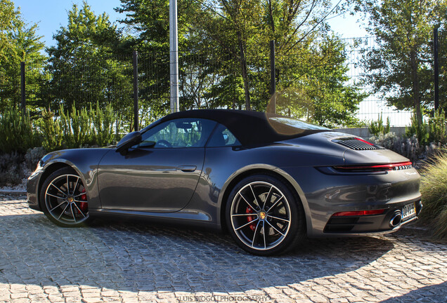 Porsche 992 Carrera 4S Cabriolet