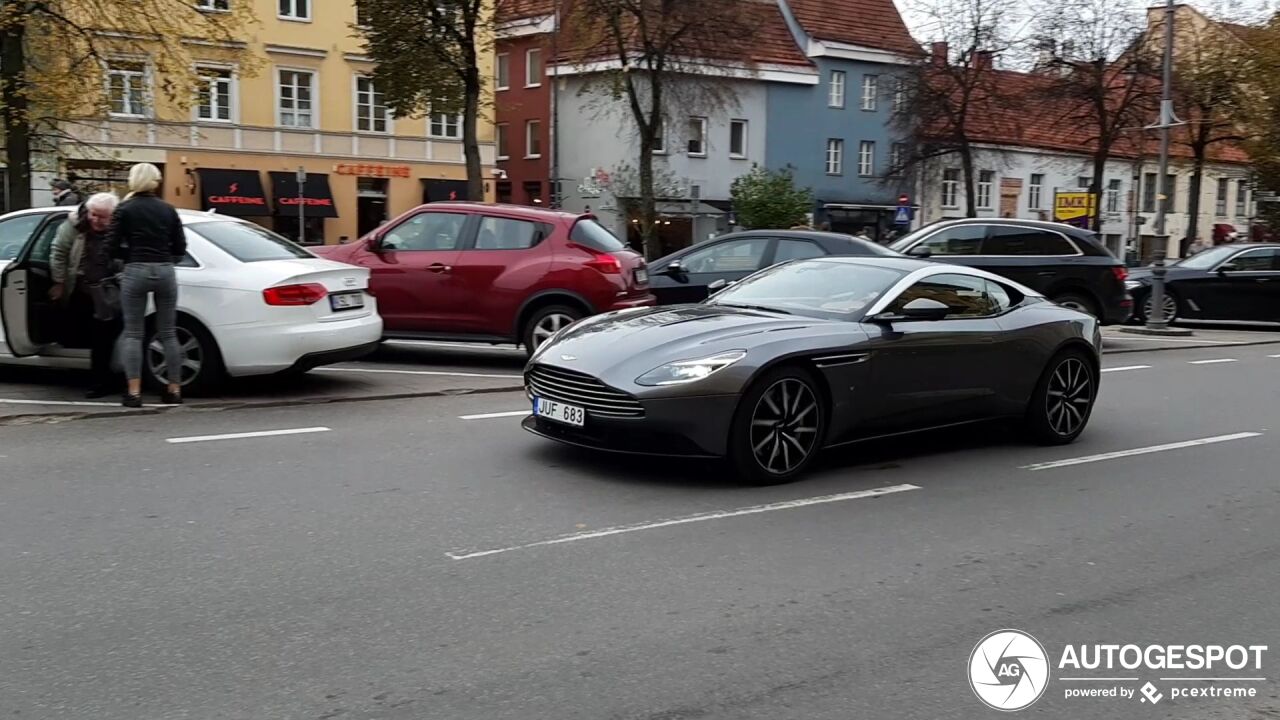 Aston Martin DB11