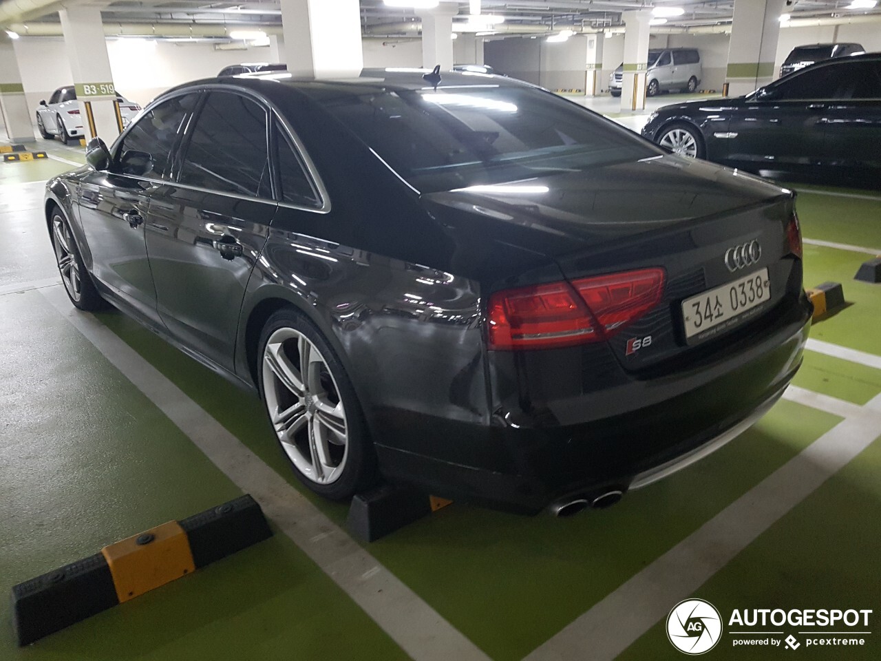 Audi S8 D4