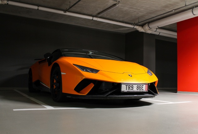 Lamborghini Huracán LP640-4 Performante Spyder