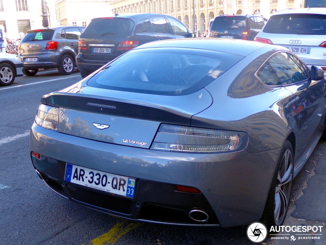 Aston Martin V12 Vantage