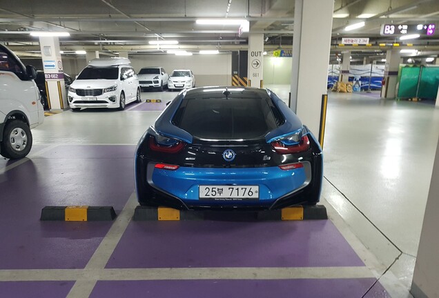 BMW i8