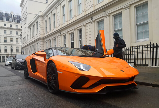 Lamborghini Aventador S LP740-4 Roadster