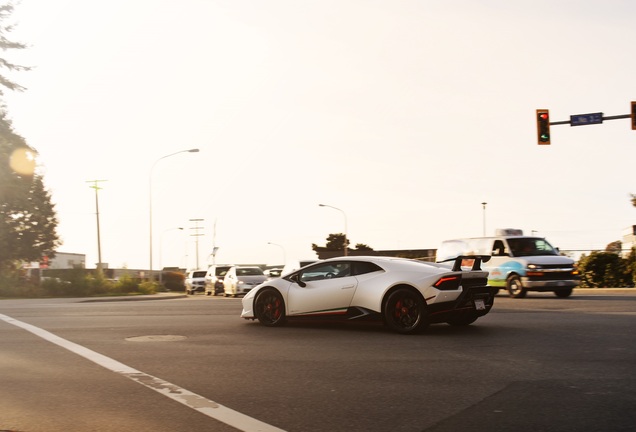 Lamborghini Huracán LP640-4 Performante