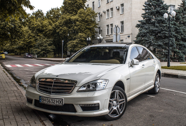 Mercedes-Benz S 63 AMG W221 2010