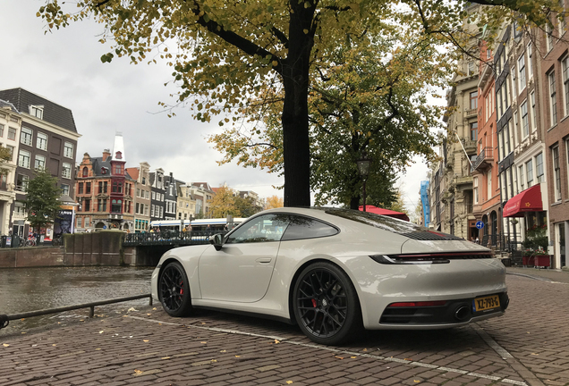 Porsche 992 Carrera 4S