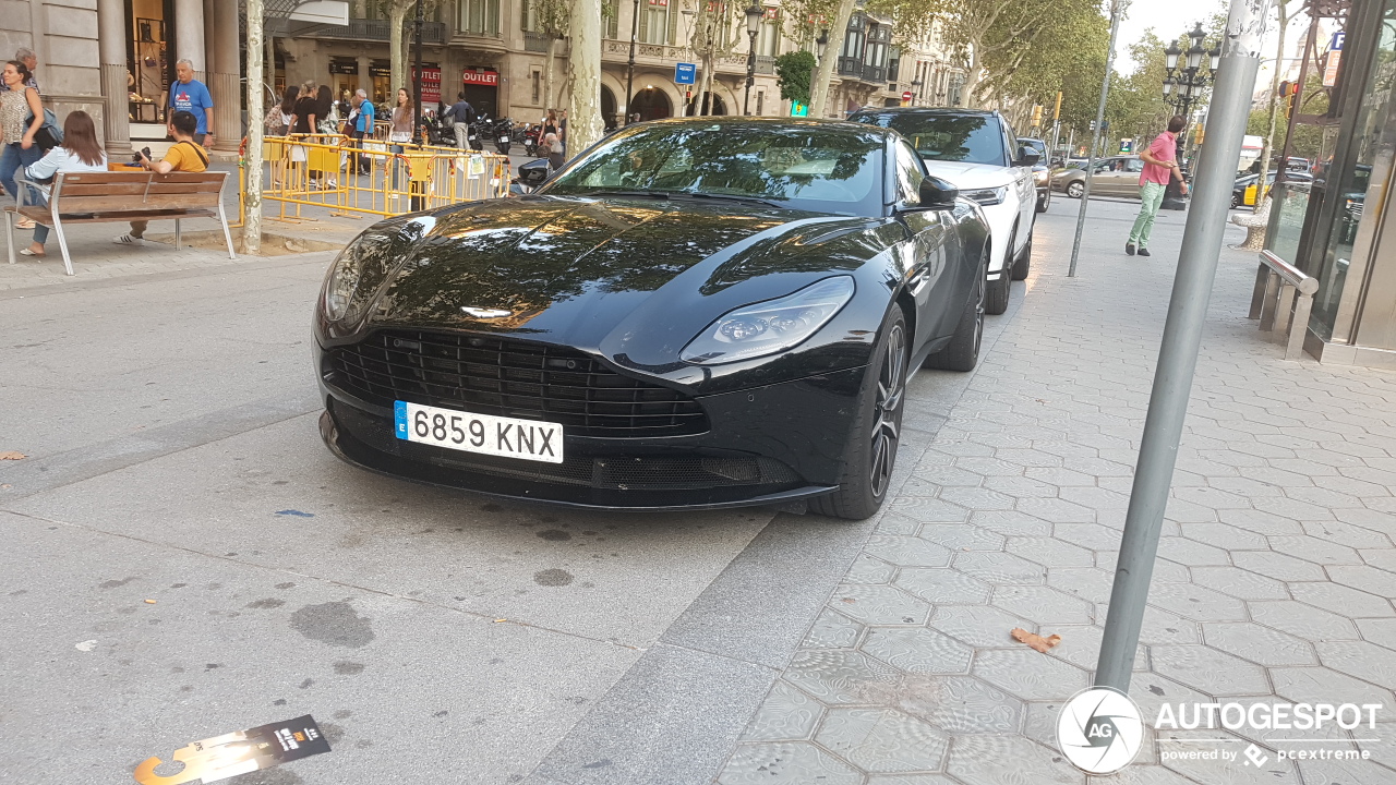 Aston Martin DB11 V8