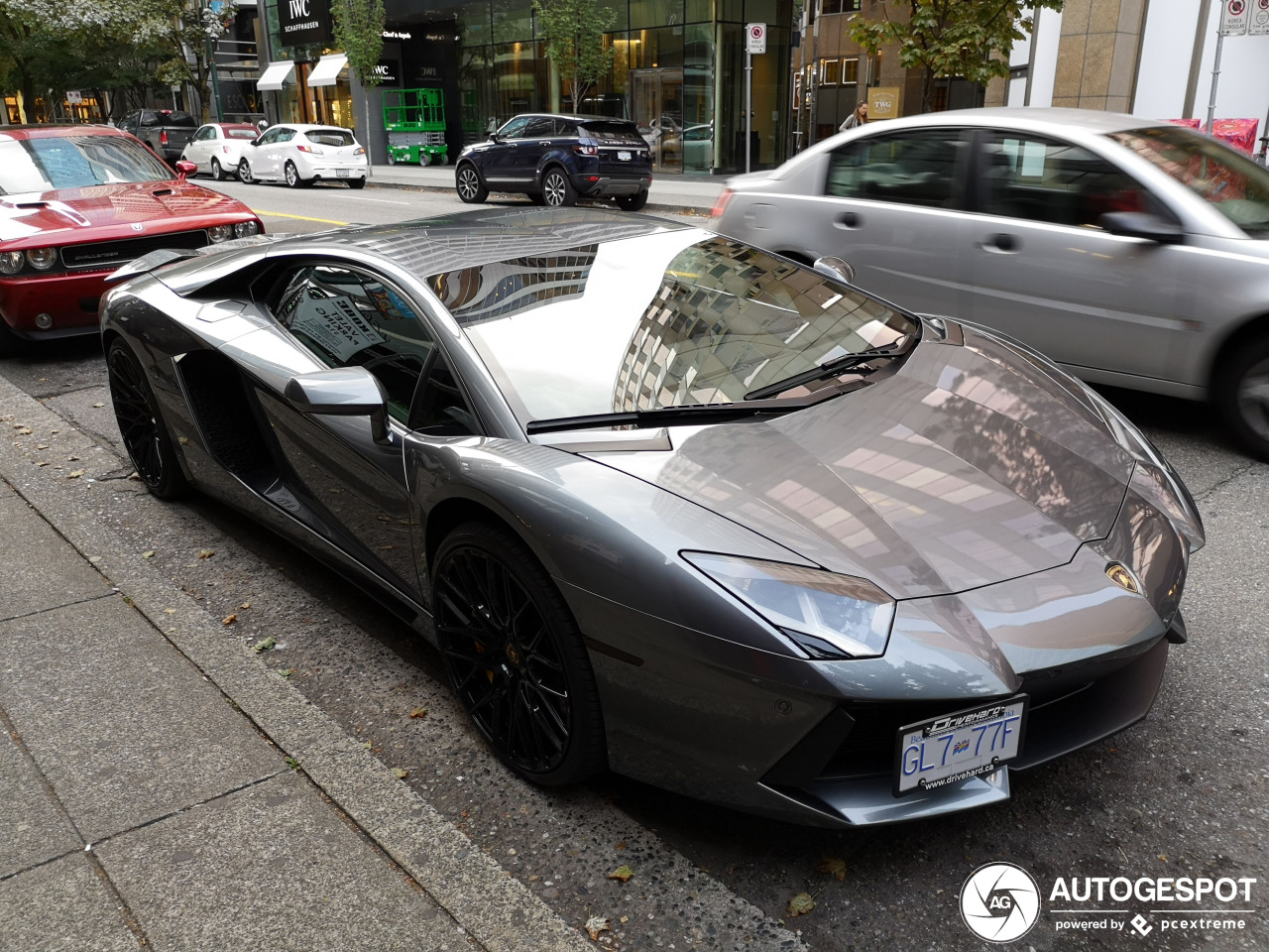 Lamborghini Aventador LP700-4