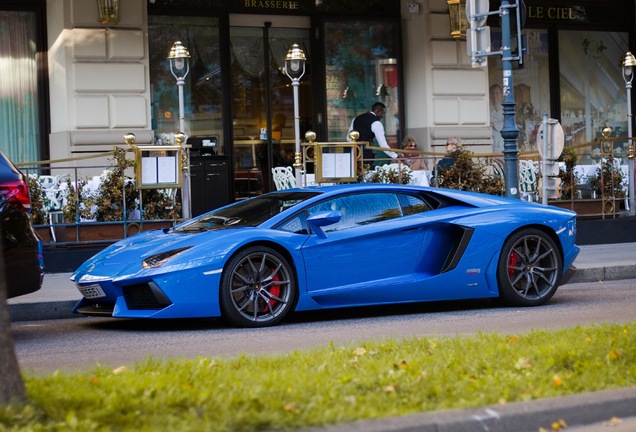 Lamborghini Aventador LP700-4