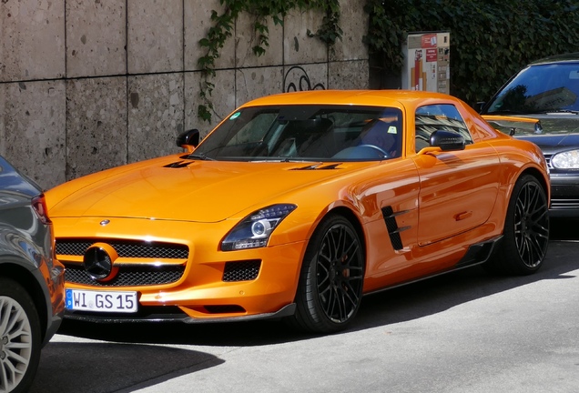 Mercedes-Benz SLS AMG