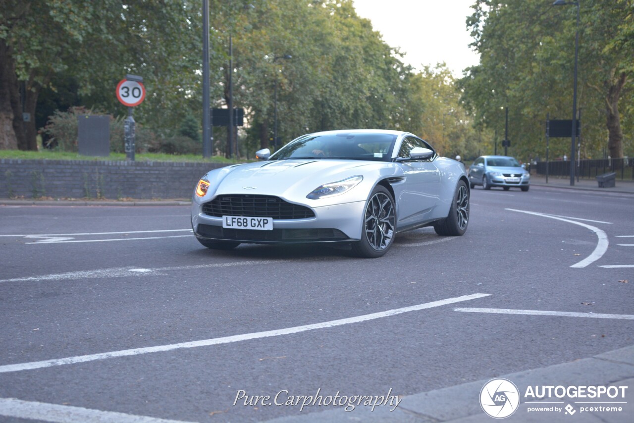 Aston Martin DB11